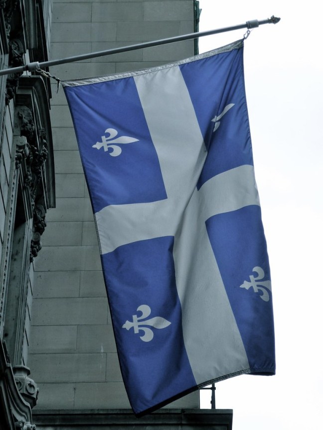 Fleurdelisé (Official Flag of Québec)